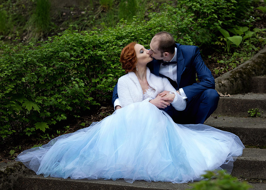 Anita and Łukasz's outdoor wedding session Botanical Garden, Warsaw